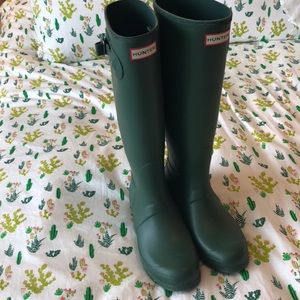 HUNTER matte green wellie original tall rain boots
